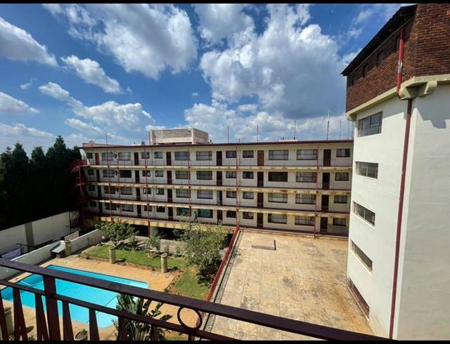 2 BEDROOM APARTMENT FOR SALE IN RANDBURG CENTRAL